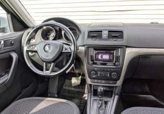 Подержанный автомобиль Skoda Yeti 2015 года (30 фото)