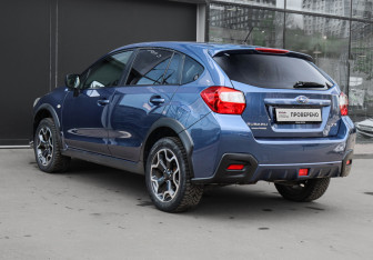 Подержанный автомобиль Subaru XV 2012 года (6 фото)