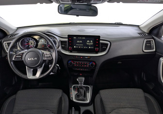 Подержанный автомобиль Kia Ceed Wagon 2021 года (24 фото)