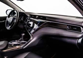 Подержанный автомобиль Toyota Camry Sedan 2020 года (9 фото)