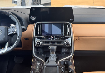 Новый Lexus LX 2024 (11 фото)