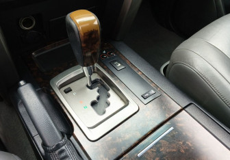 Подержанный автомобиль Toyota Land Cruiser Suv 2008 года (18 фото)