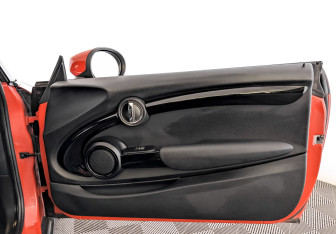 Подержанный автомобиль MINI Hatch 2019 года (24 фото)