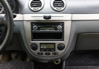 Подержанный автомобиль Chevrolet Lacetti Wagon 2008 года (14 фото)
