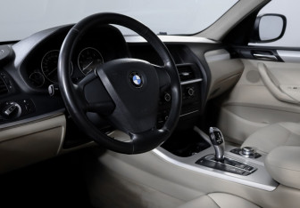 Подержанный автомобиль BMW X3 2012 года (14 фото)