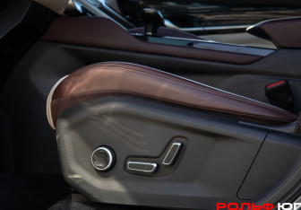 Подержанный автомобиль Geely Monjaro 2023 года (21 фото)