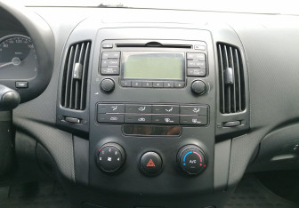 Подержанный автомобиль Hyundai i30 Hatchback 2010 года (13 фото)