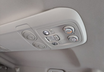 Подержанный автомобиль Peugeot Traveller 2019 года (27 фото)