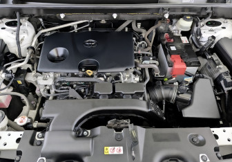 Подержанный автомобиль Toyota RAV4 2021 года (9 фото)