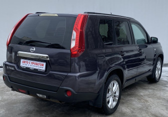 Подержанный автомобиль Nissan X-Trail 2014 года (5 фото)