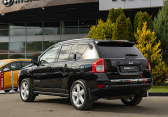 Подержанный автомобиль Jeep Compass 2012 года (5 фото)