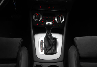 Подержанный автомобиль Audi Q3 2013 года (21 фото)