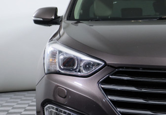 Подержанный автомобиль Hyundai Santa Fe 2014 года (5 фото)