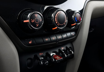 Подержанный автомобиль MINI Countryman 2020 года (21 фото)