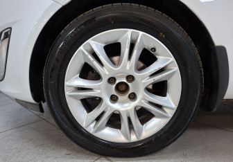 Подержанный автомобиль Opel Corsa 2012 года (9 фото)