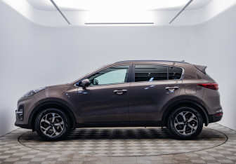 Подержанный автомобиль Kia Sportage 2018 года (8 фото)