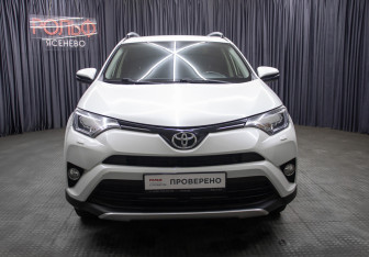 Подержанный автомобиль Toyota RAV4 2016 года (2 фото)