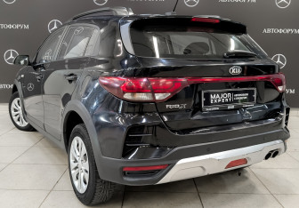 Подержанный автомобиль Kia Rio Hatchback 2021 года (7 фото)