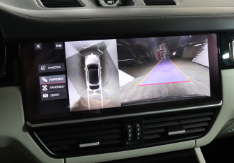 Подержанный автомобиль Porsche Cayenne 2019 года (22 фото)