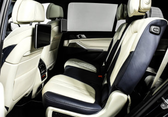 Подержанный автомобиль BMW X7 2019 года (14 фото)