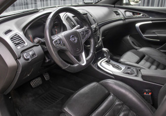 Подержанный автомобиль Opel Insignia Sedan 2013 года (17 фото)
