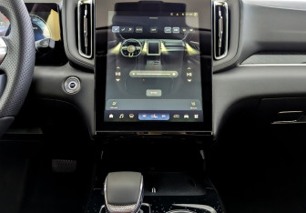 Новый Hongqi HS3 2025 (11 фото)