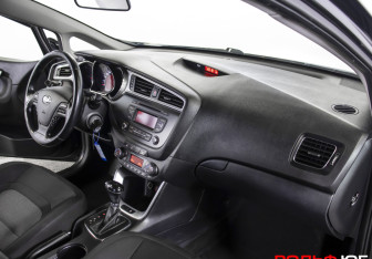 Подержанный автомобиль Kia Ceed Hatchback 2015 года (14 фото)