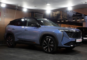 Новый Geely Atlas 2025 (2 фото)