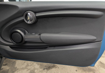 Подержанный автомобиль MINI Hatch 2021 года (23 фото)