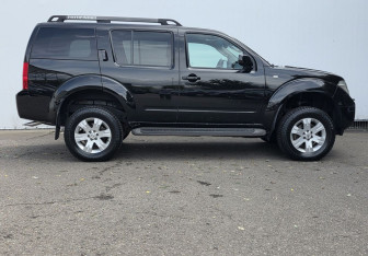 Подержанный автомобиль Nissan Pathfinder 2007 года (4 фото)