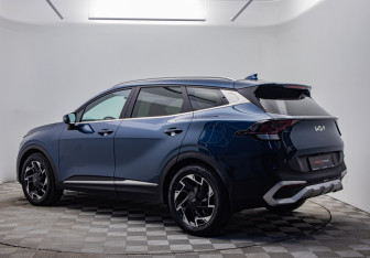 Подержанный автомобиль Kia Sportage 2023 года (3 фото)