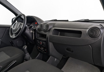 Подержанный автомобиль LADA (ВАЗ) Largus Wagon 2019 года (14 фото)