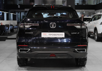 Подержанный автомобиль Changan UNI-S 2024 года (5 фото)