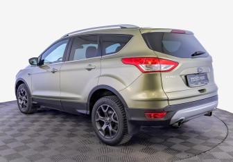 Подержанный автомобиль Ford Kuga 2013 года (7 фото)