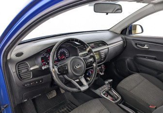 Подержанный автомобиль Kia Rio Hatchback 2019 года (16 фото)
