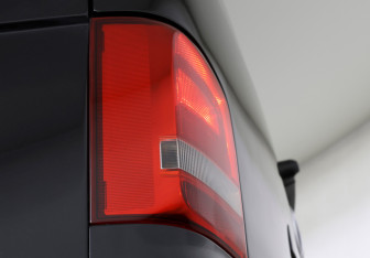 Подержанный автомобиль Volkswagen Caravelle 2013 года (22 фото)