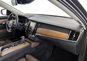Подержанный автомобиль Volvo S90 2019 года (11 фото)