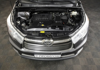 Подержанный автомобиль Toyota Highlander 2014 года (9 фото)