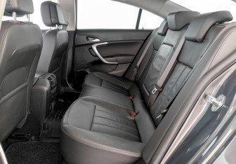 Подержанный автомобиль Opel Insignia Sedan 2014 года (12 фото)