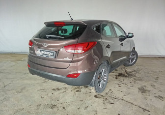 Подержанный автомобиль Hyundai ix35 2014 года (6 фото)