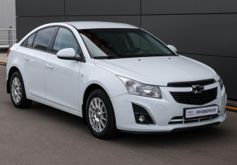 Подержанный автомобиль Chevrolet Cruze Sedan 2013 года (3 фото)