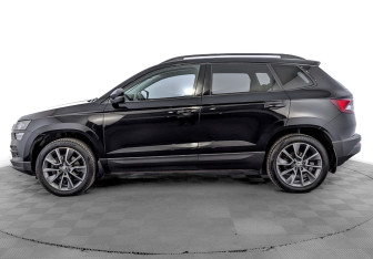 Подержанный автомобиль Skoda Karoq 2021 года (8 фото)