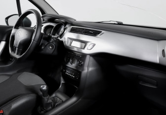 Подержанный автомобиль Citroen C3 Hatchback 2012 года (9 фото)