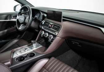 Подержанный автомобиль Genesis G70 2021 года (9 фото)