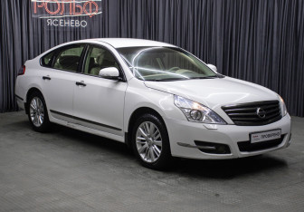 Подержанный автомобиль Nissan Teana 2012 года (3 фото)