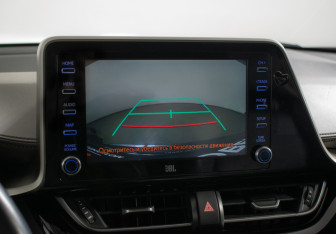 Подержанный автомобиль Toyota C-HR 2020 года (14 фото)