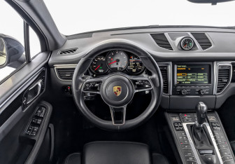 Подержанный автомобиль Porsche Macan 2015 года (22 фото)