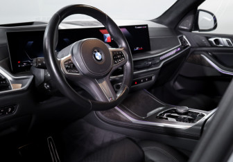 Подержанный автомобиль BMW X7 2022 года (14 фото)