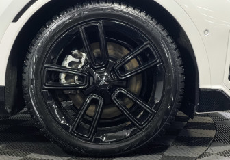 Подержанный автомобиль Voyah Free 2023 года (23 фото)