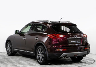 Подержанный автомобиль Infiniti QX50 2016 года (5 фото)